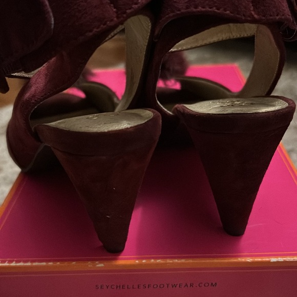 Anthropologie Seychelles Corey Lynn Calter Seduce peep toes shoes Pom poms - Picture 4 of 7